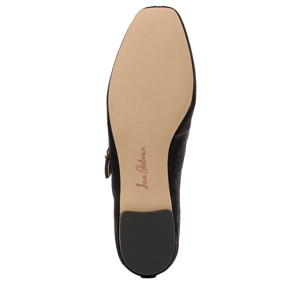 Michaela Mary Jane Flat