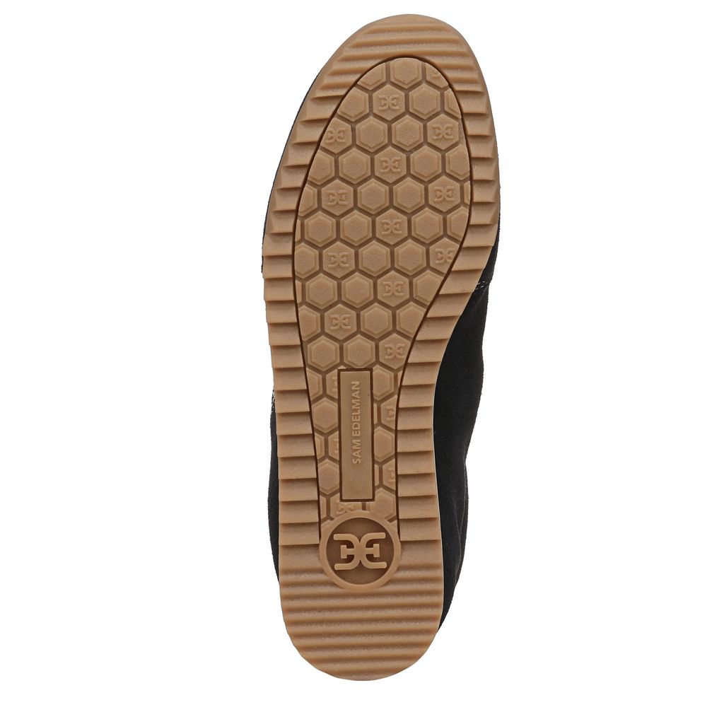 حذاء رياضي إيزيلا