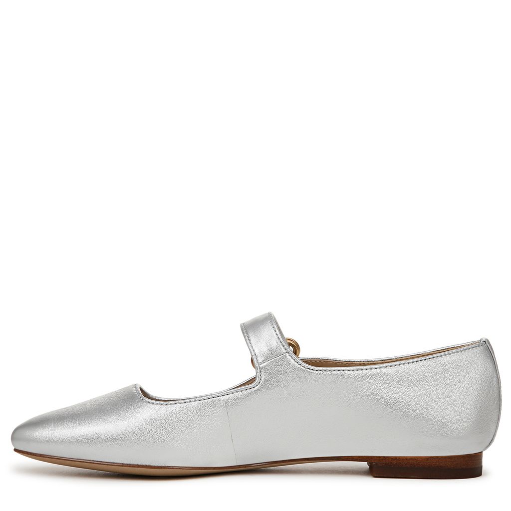 Michaela Mary Jane Flat